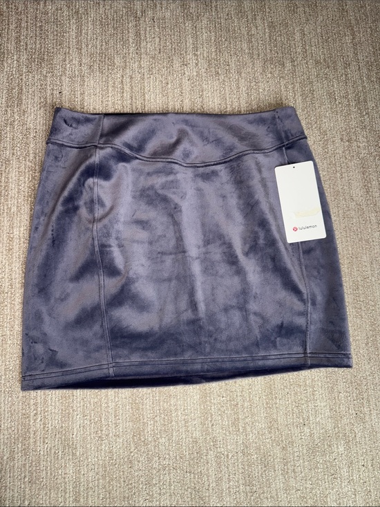 lululemon athletica Dresses & Skirts - Lululemon Woman's Size L Nightfall Scuba High-Rise Mini Skirt Velvet